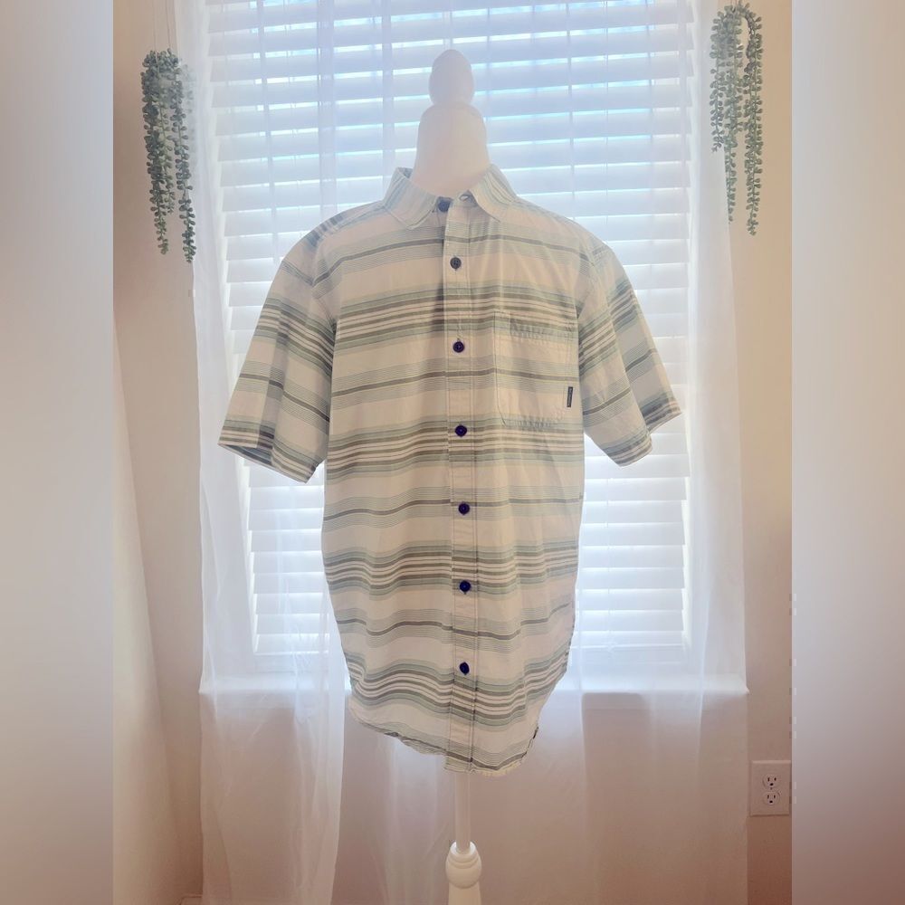 COLUMBIA Men’s Size medium in light green & gray.  Regular Fit.  Like NEW!